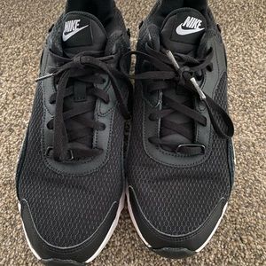Nike RYZ 365 2 Sneaker